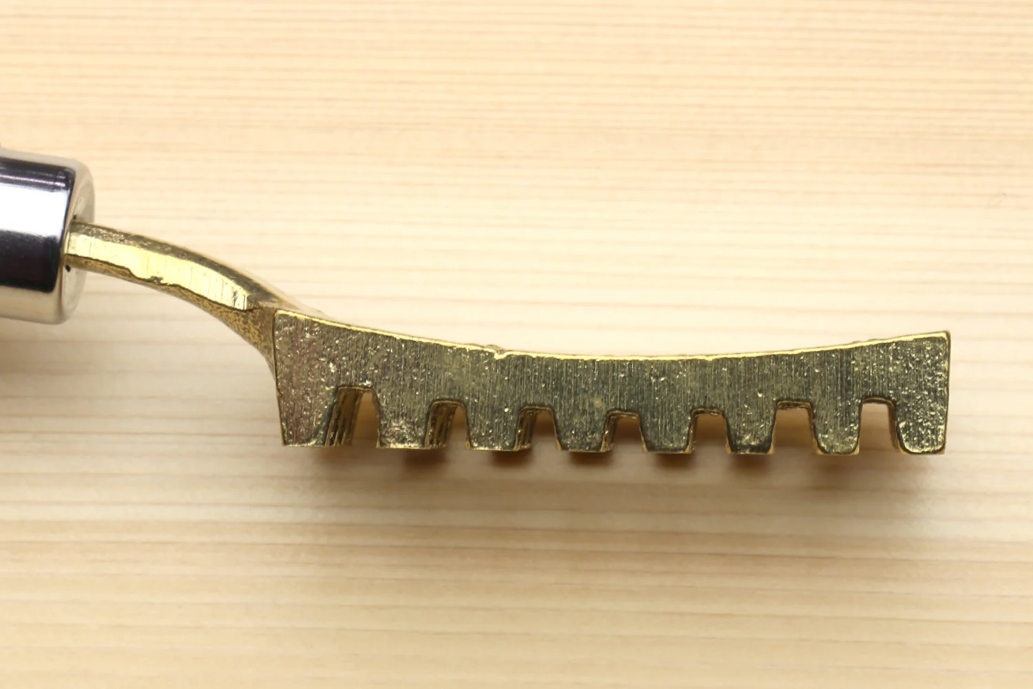 Yoshihiro Japanese Sushi Chef Tool Fish Scaler (Large) - Image 4
