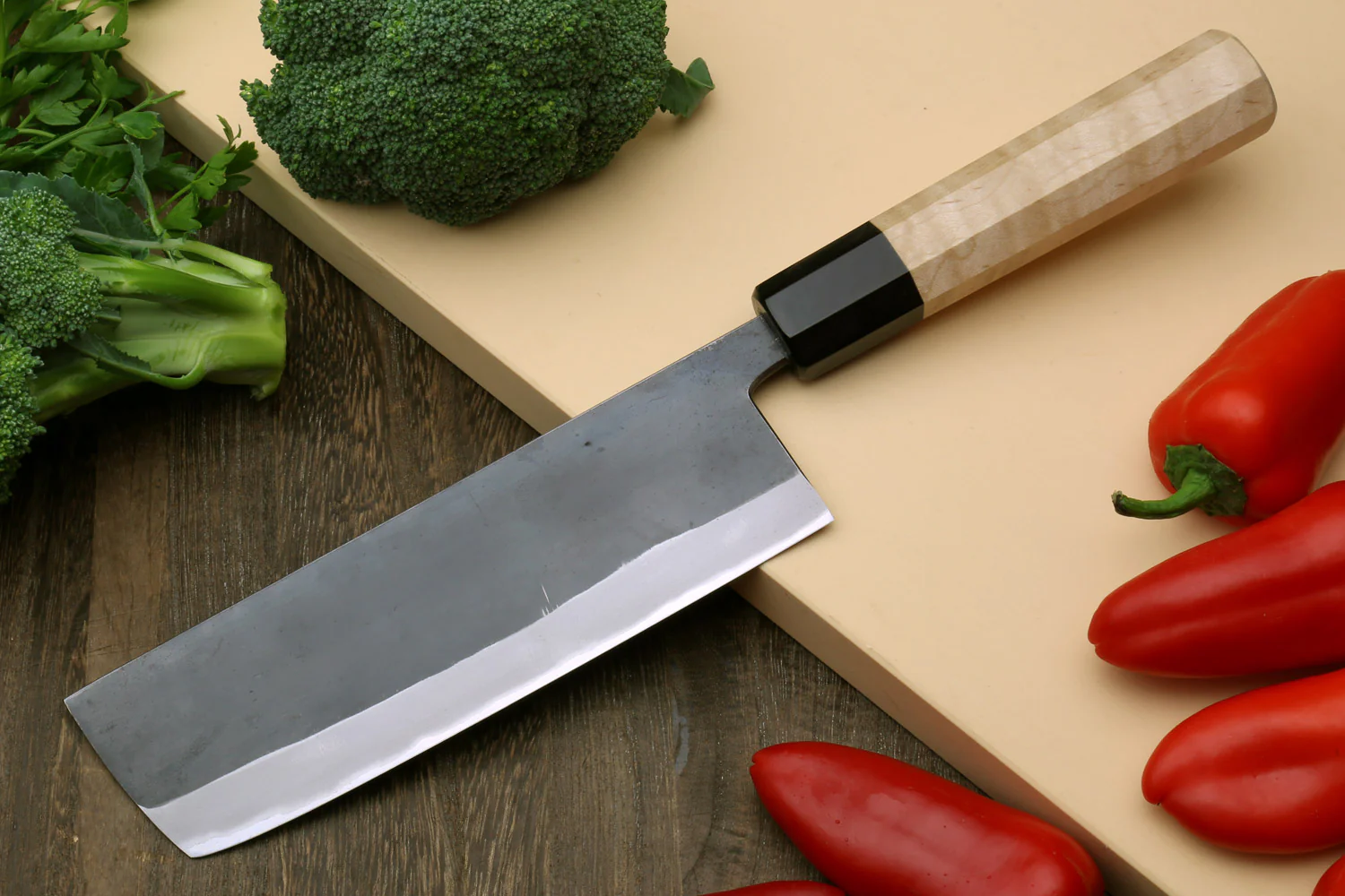 Yoshihiro Kurouchi Black-Forged Blue Steel Stainless Clad Nakiri Japanese Vegetable Knife Kaede Wood Handle - Image 3