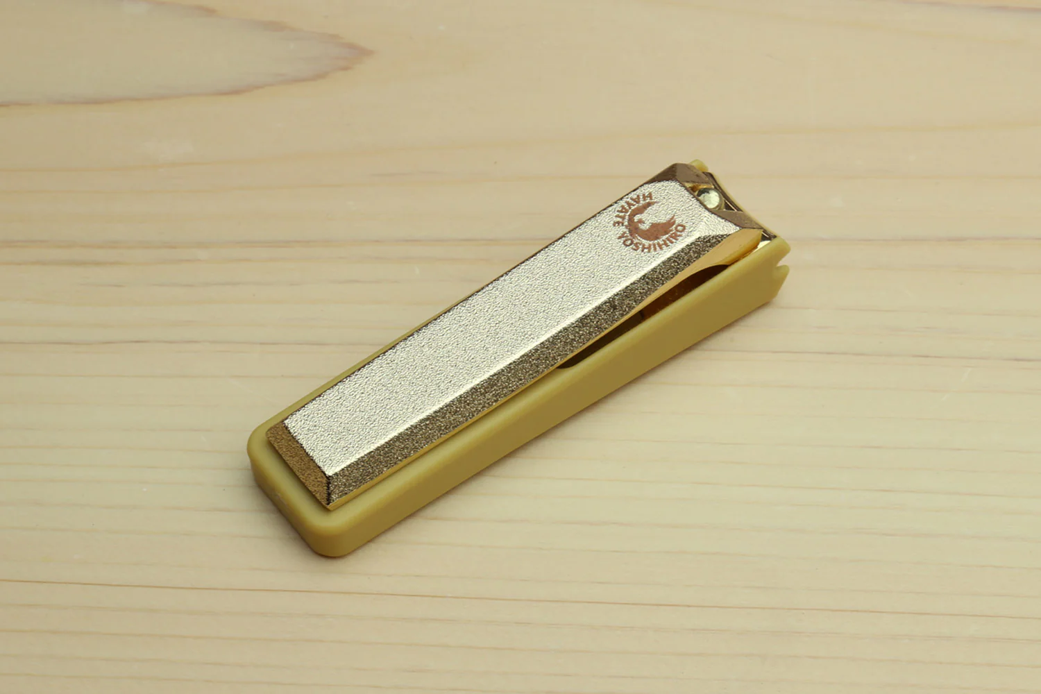 Yoshihiro Premium Gold-Colored Japanese Nail Clippers - Image 2