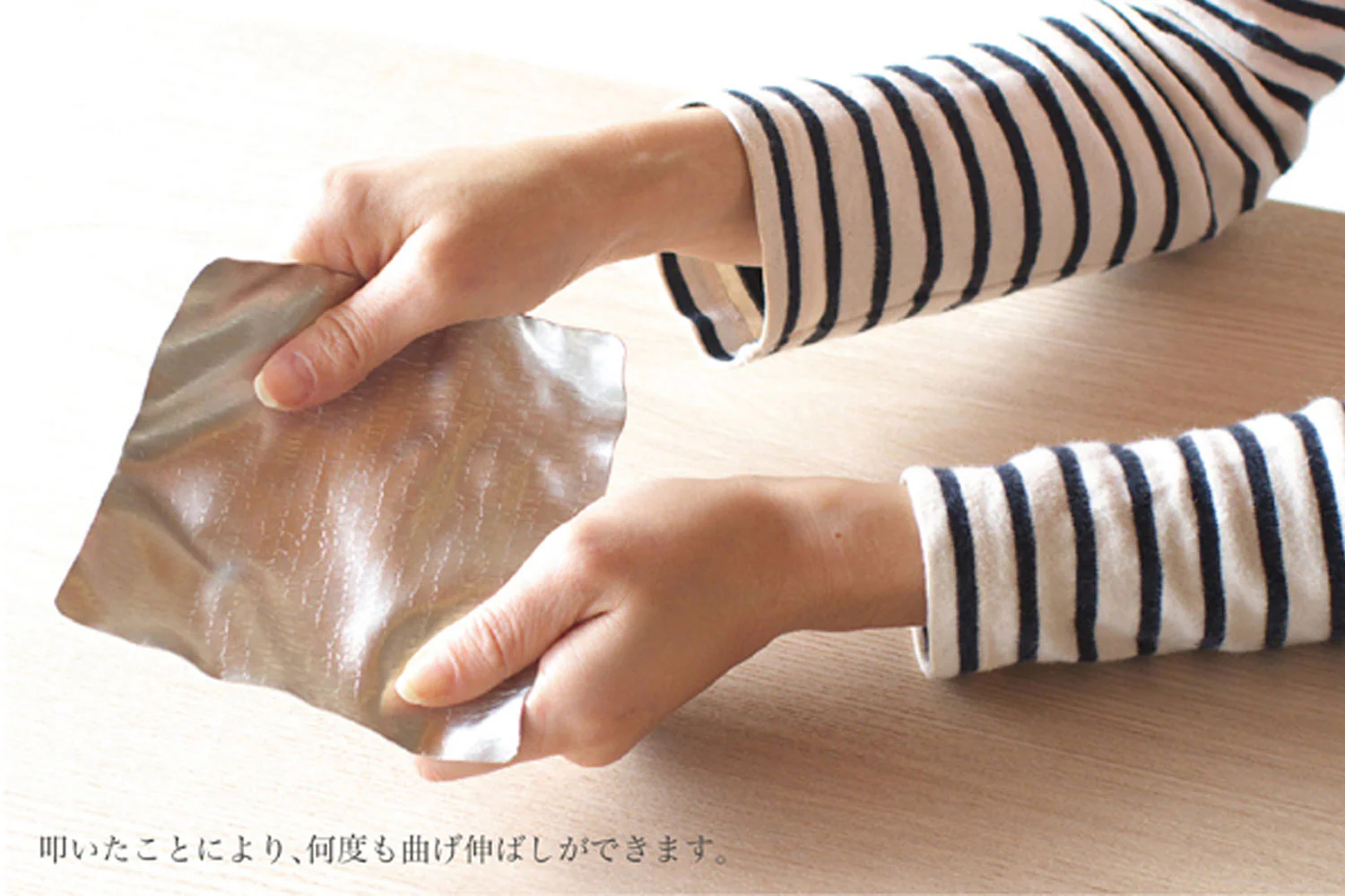 Yoshihiro Suzugami Kazahana Flexible Tin Plate with Optional Koro Rolling Stick - Image 9