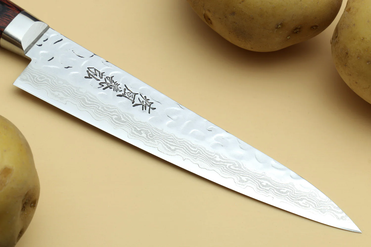 Yoshihiro VG-10 16 Layer Hammered Damascus Stainless Steel Santoku and Petty Knife Set - Image 8