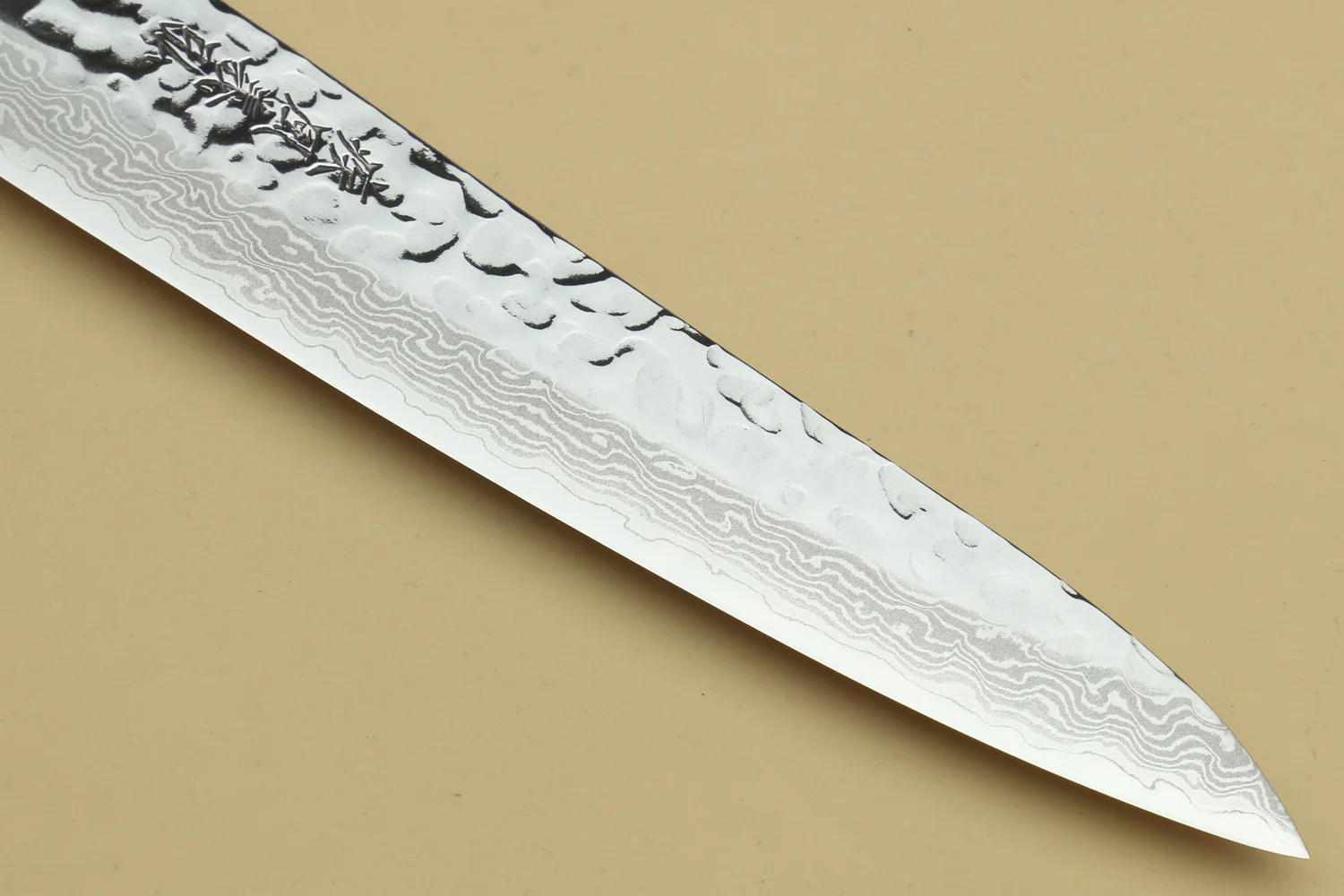 Yoshihiro VG-10 46 Layers Hammered Damascus Petty Utility Japanese Chef Knife Alternative Ivory Handle (6" (150mm)) - Image 4